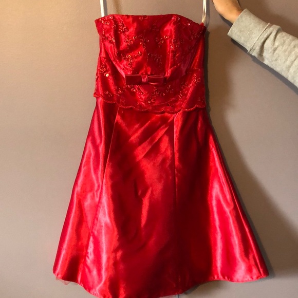 Homecoming dresses - Picture 2 of 5